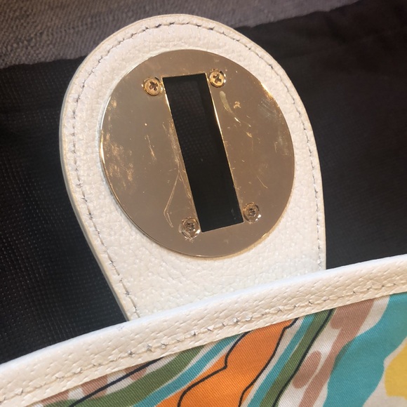 ♠️ Kate Spade Green Clutch ♠️ - Picture 5 of 10